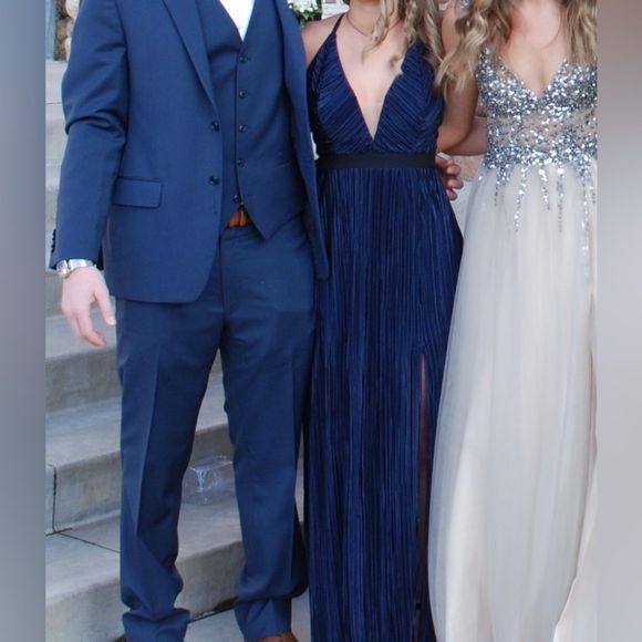 STYLESTALKER Alexa Maxi Dress in Navy - from REVOLVE - Picture 8 of 14